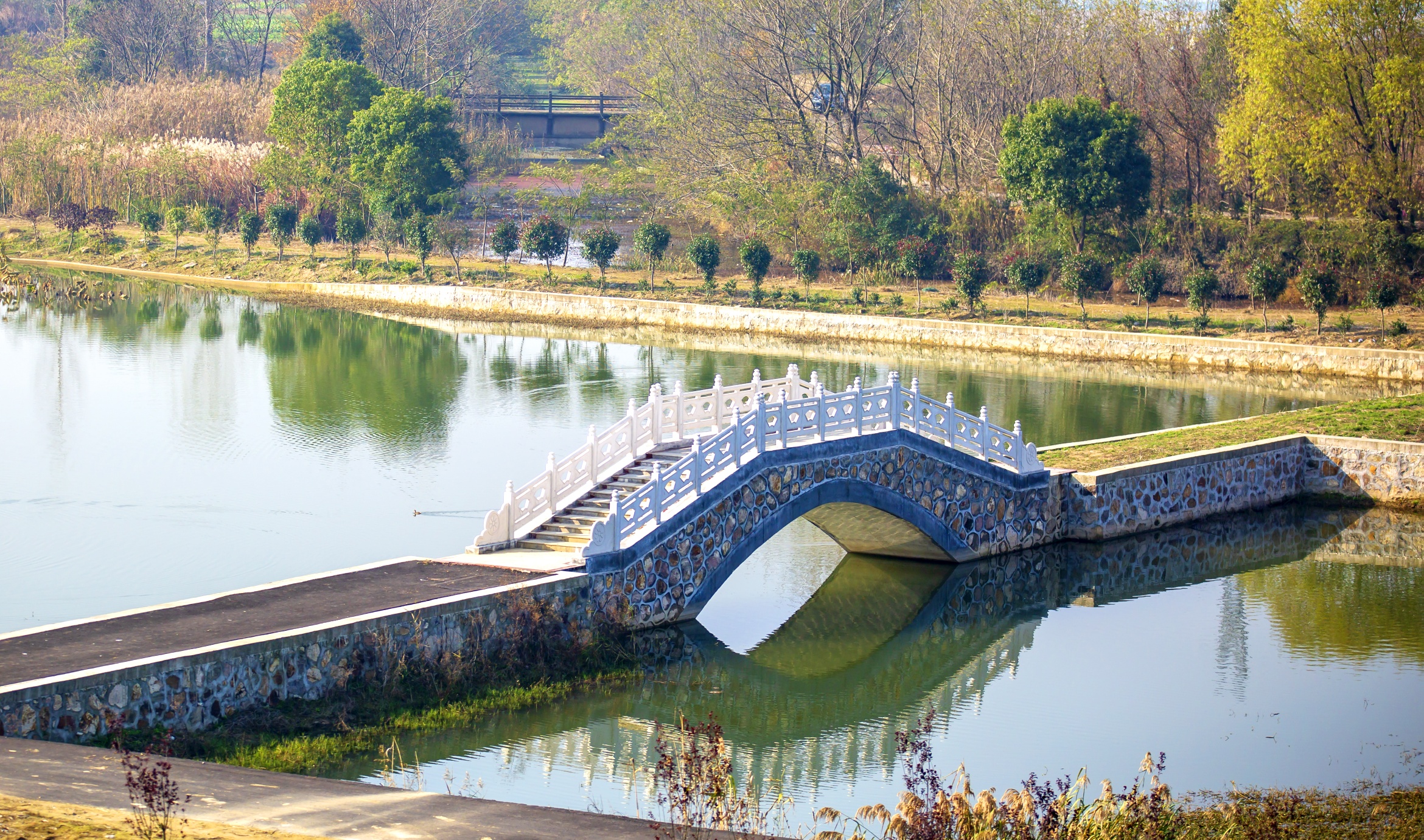 二圣水库(茅山湖)一景