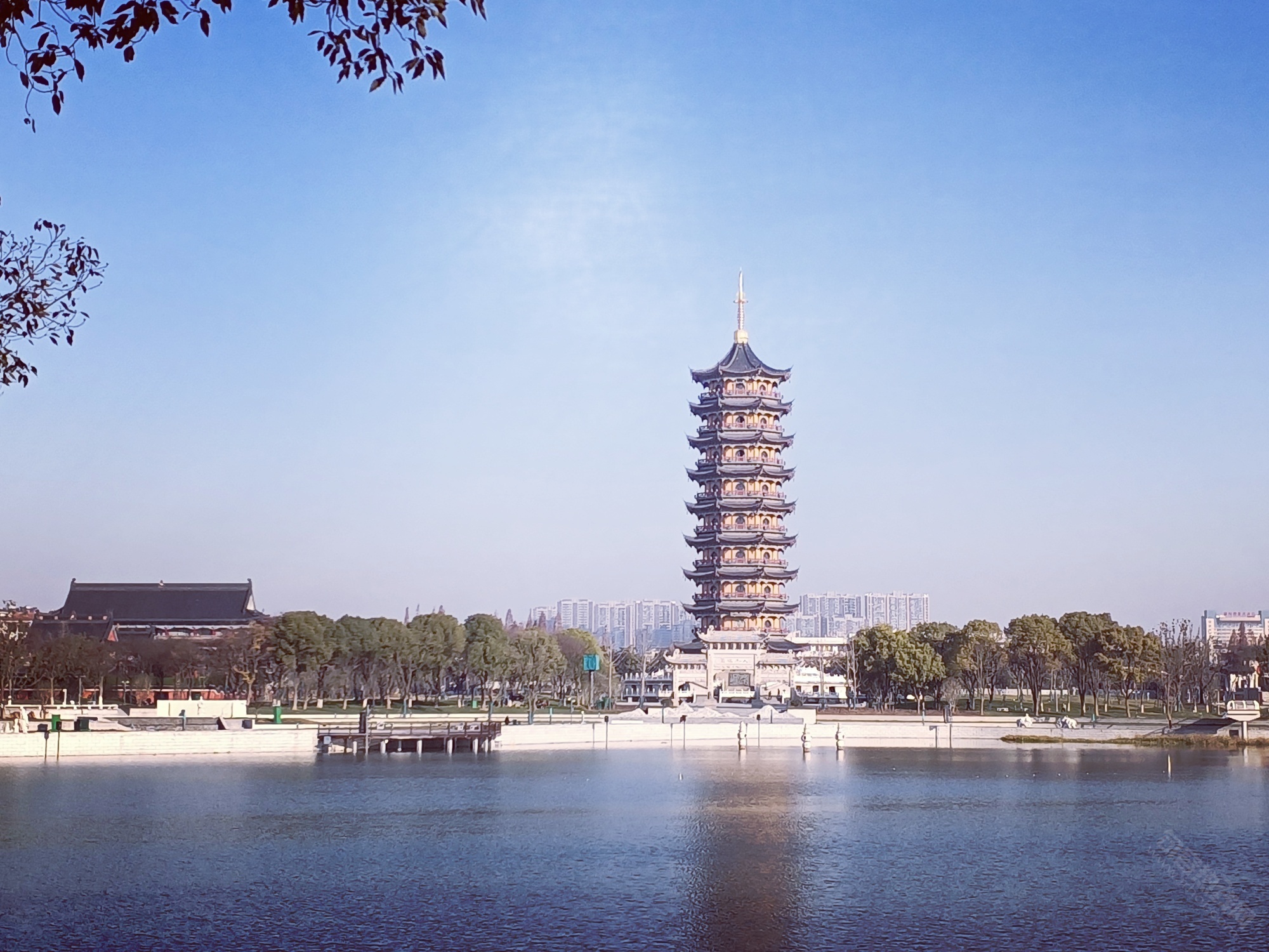 朝着湖滨城市发展的句容