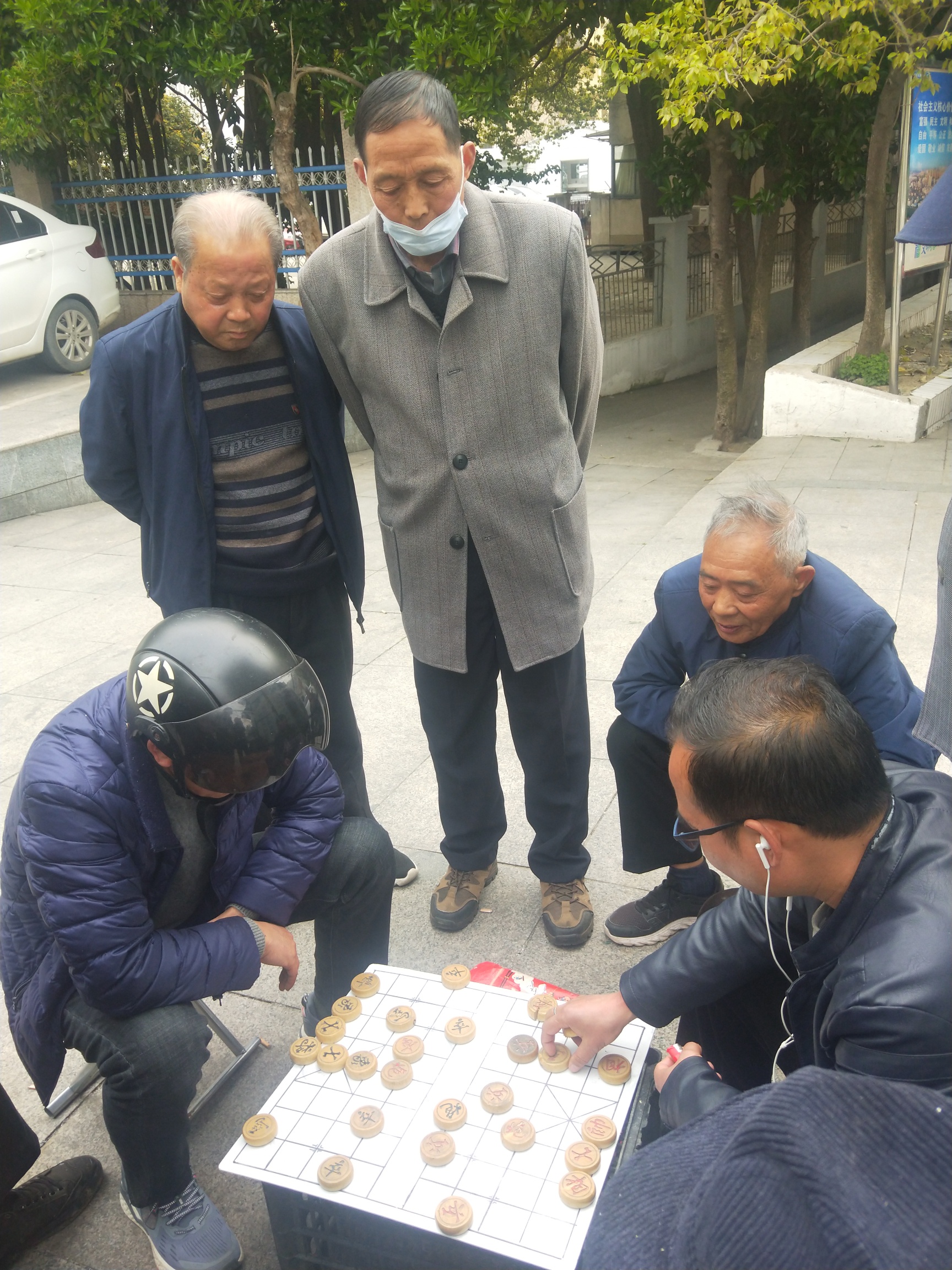 路边棋摊