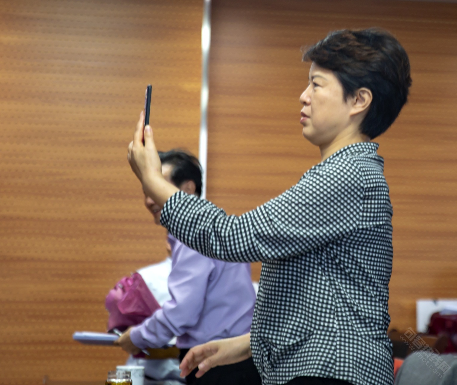 玩转手机拍出你身边的精彩摄协主席王义华在残联作手机拍摄主题讲座